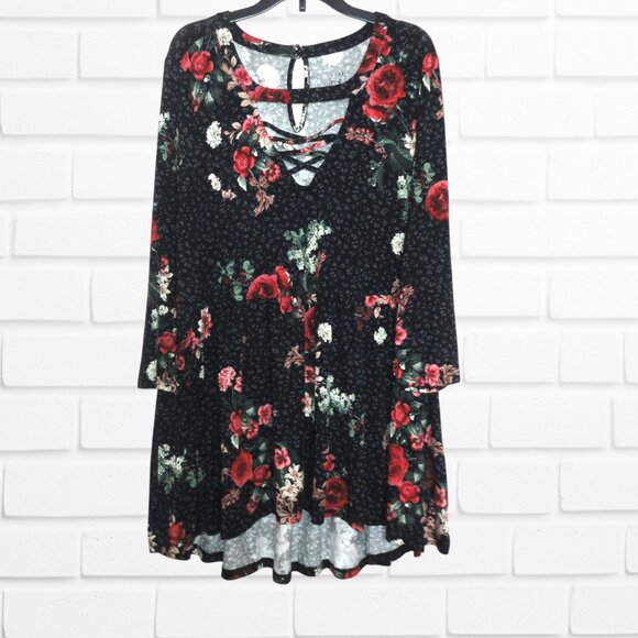 Torrid (Size 00 - M/L) Black Floral Tunic Top - 00X - Picture 1 of 3